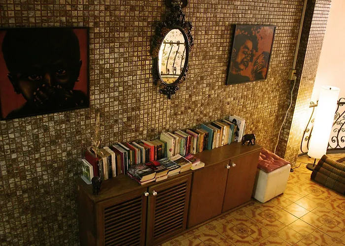 Born Free Hostel Bangkok