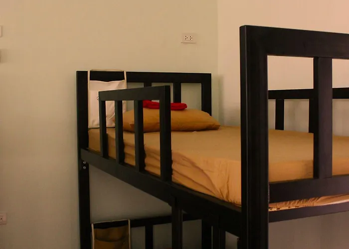 Born Free Hostel Bangkok