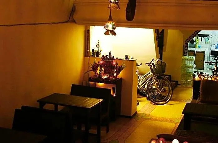 Hostel Born Free