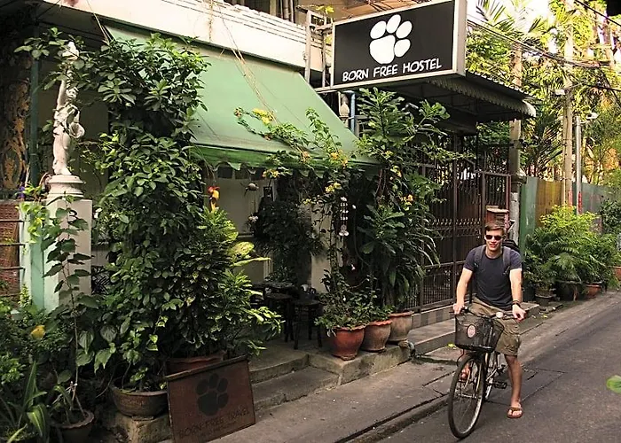Born Free Hostel Bangkok