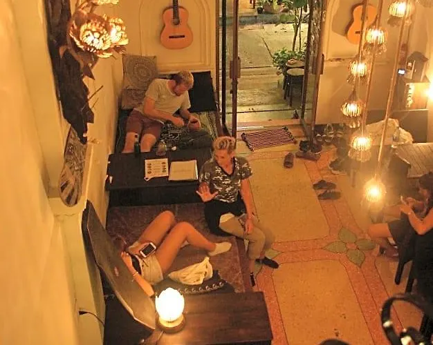 Hostel Born Free