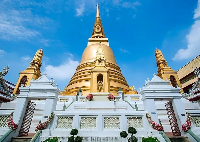 Born Free Hostel Bangkok