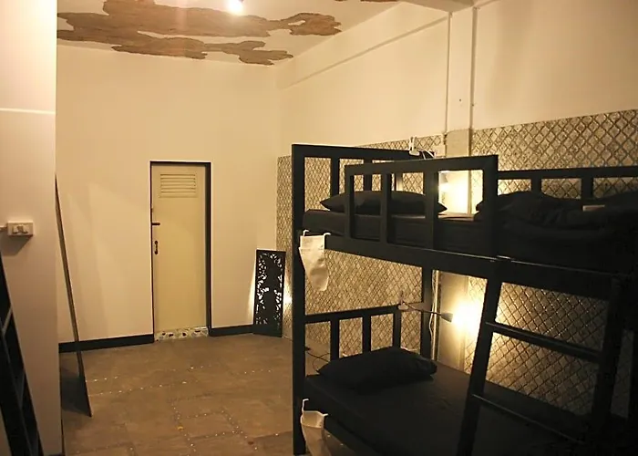 Born Free Hostel *