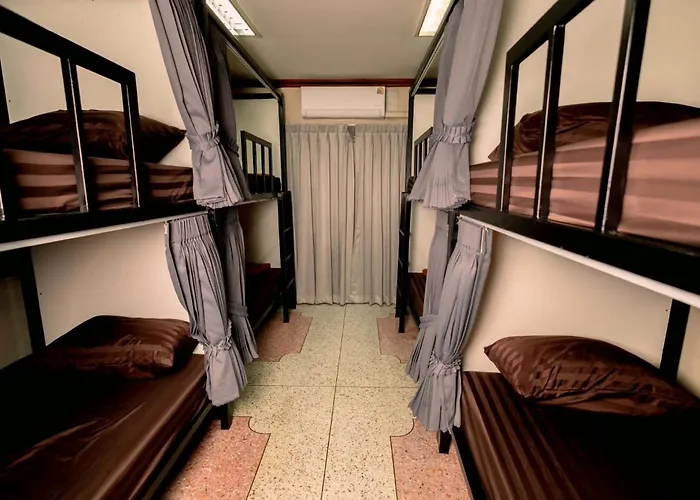 Albergue Born Free Banguecoque